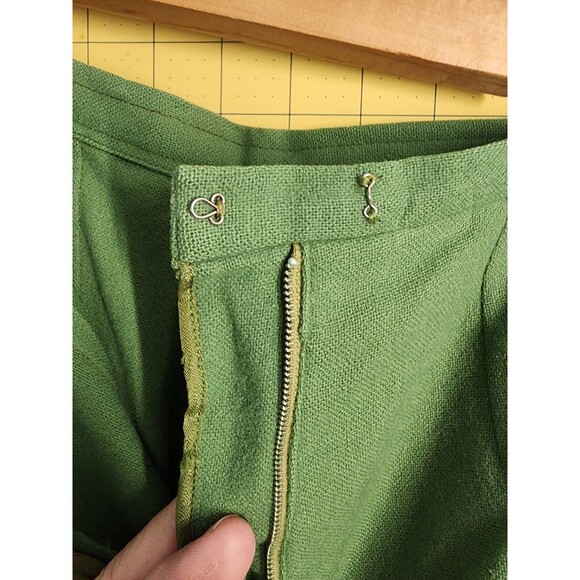 Vtg Tudor Square Pencil Straight Skirt Size Med Solid Green Wool Kick Pleat - Picture 12 of 14